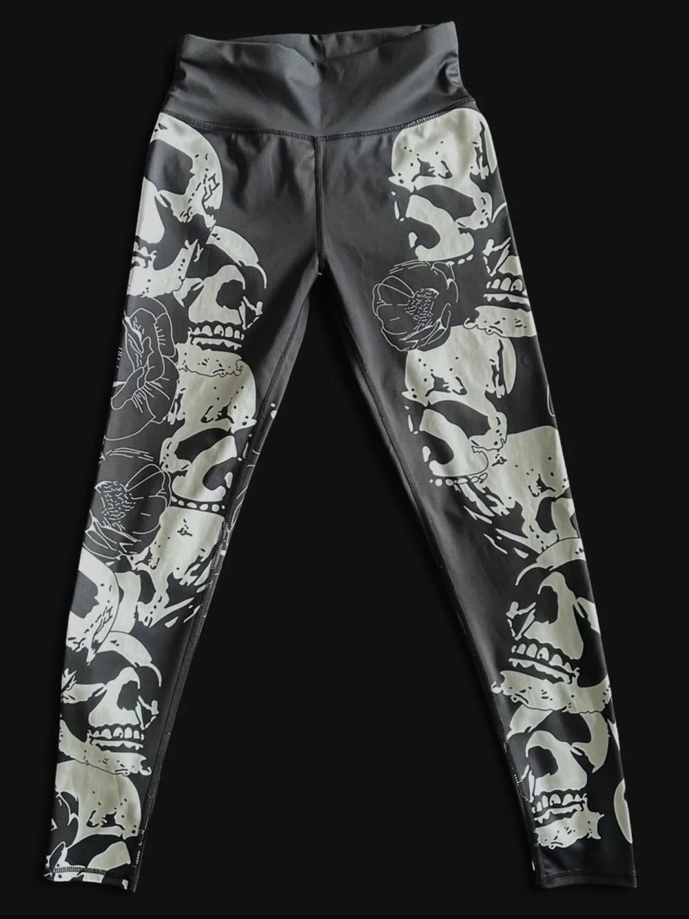 Women’s Black Skull-Print Leggings